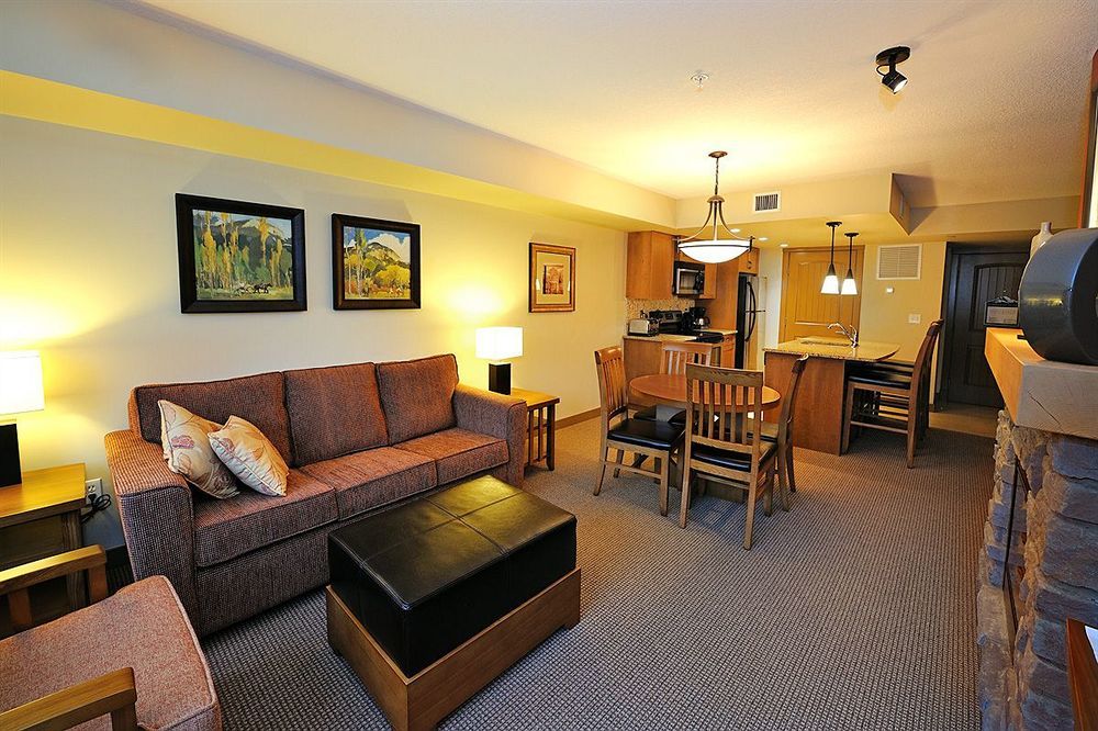 Copperstone Resort By Clique Canmore Eksteriør billede