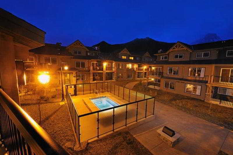 Copperstone Resort By Clique Canmore Eksteriør billede