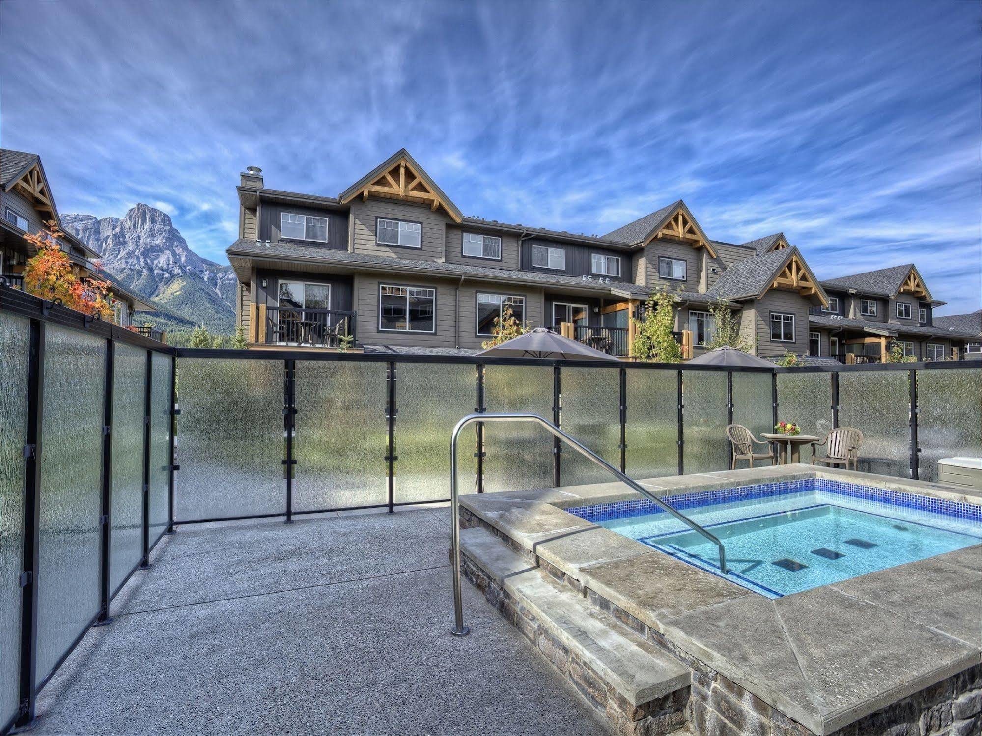 Copperstone Resort By Clique Canmore Eksteriør billede