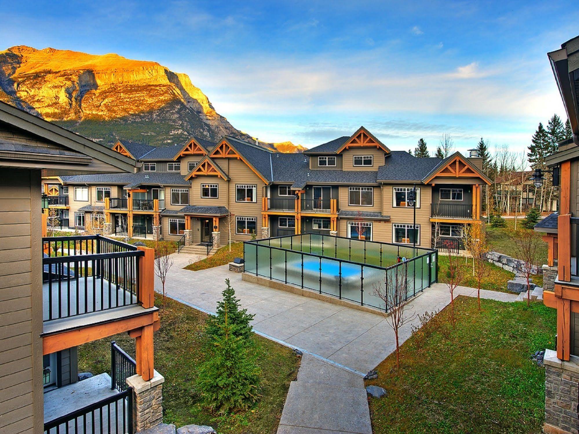 Copperstone Resort By Clique Canmore Eksteriør billede