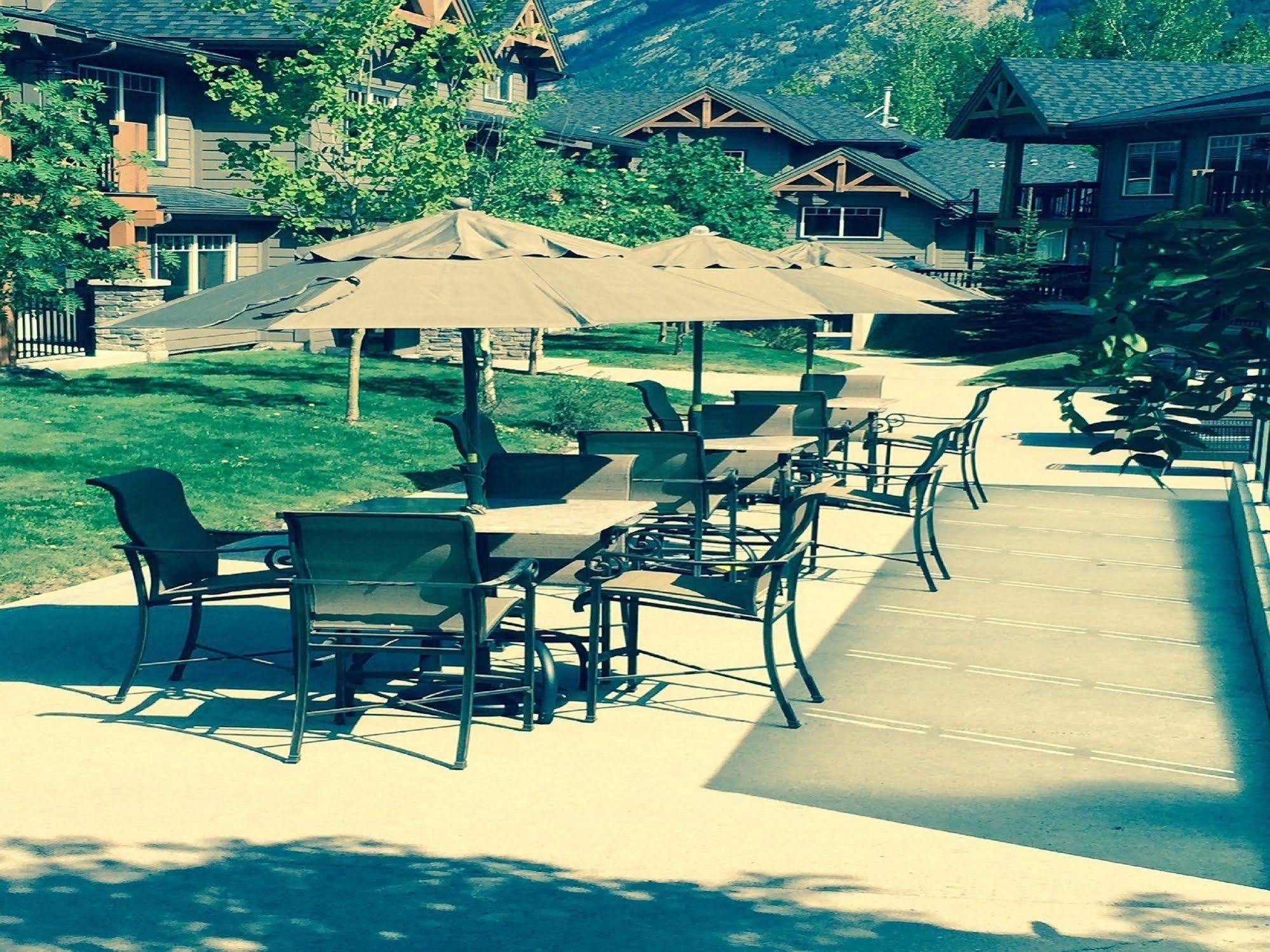 Copperstone Resort By Clique Canmore Eksteriør billede
